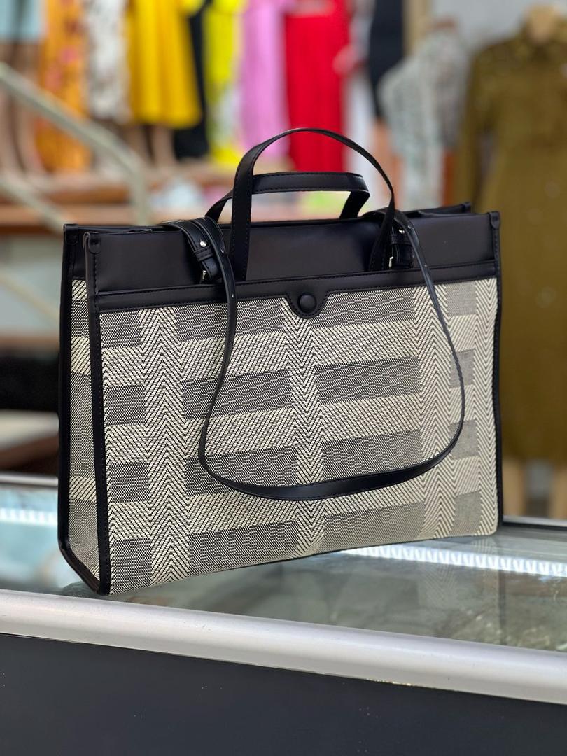 Handbags 2024 Light Lady Tote Bags Lady Design Purses for Women