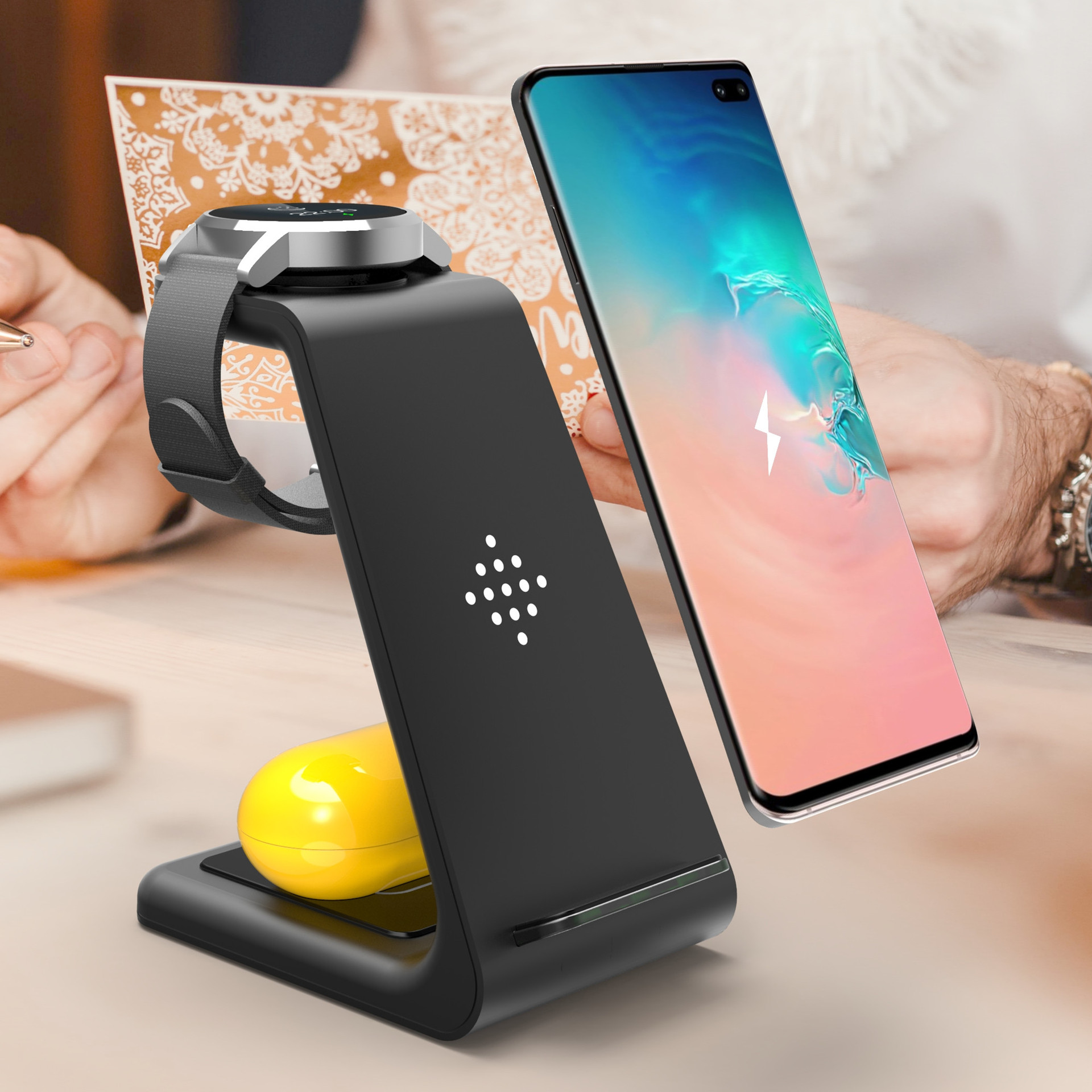 3 In 1 Fast Charging Station Wireless Charger Stand Wireless Quick Charge Dock For Phone Holder - Thumbnail 4