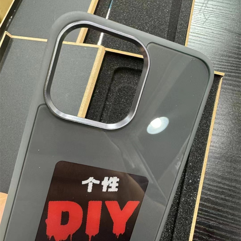 DIY Display Screen Phone Case - Thumbnail 3